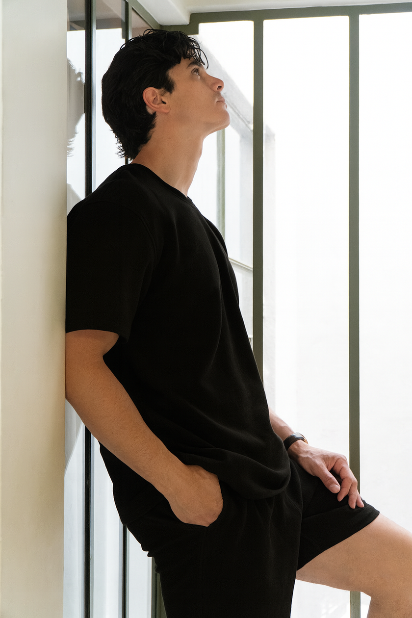 Short shorts with pockets