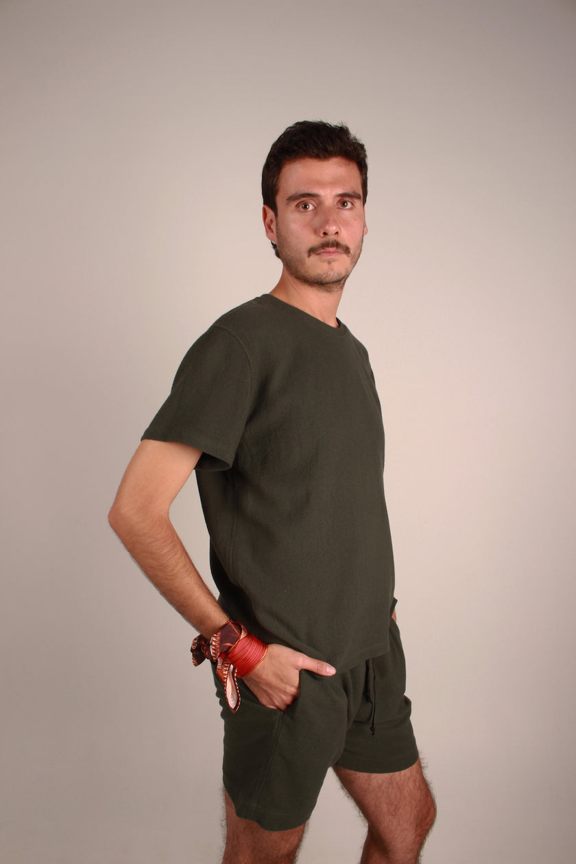 Short shorts with pockets