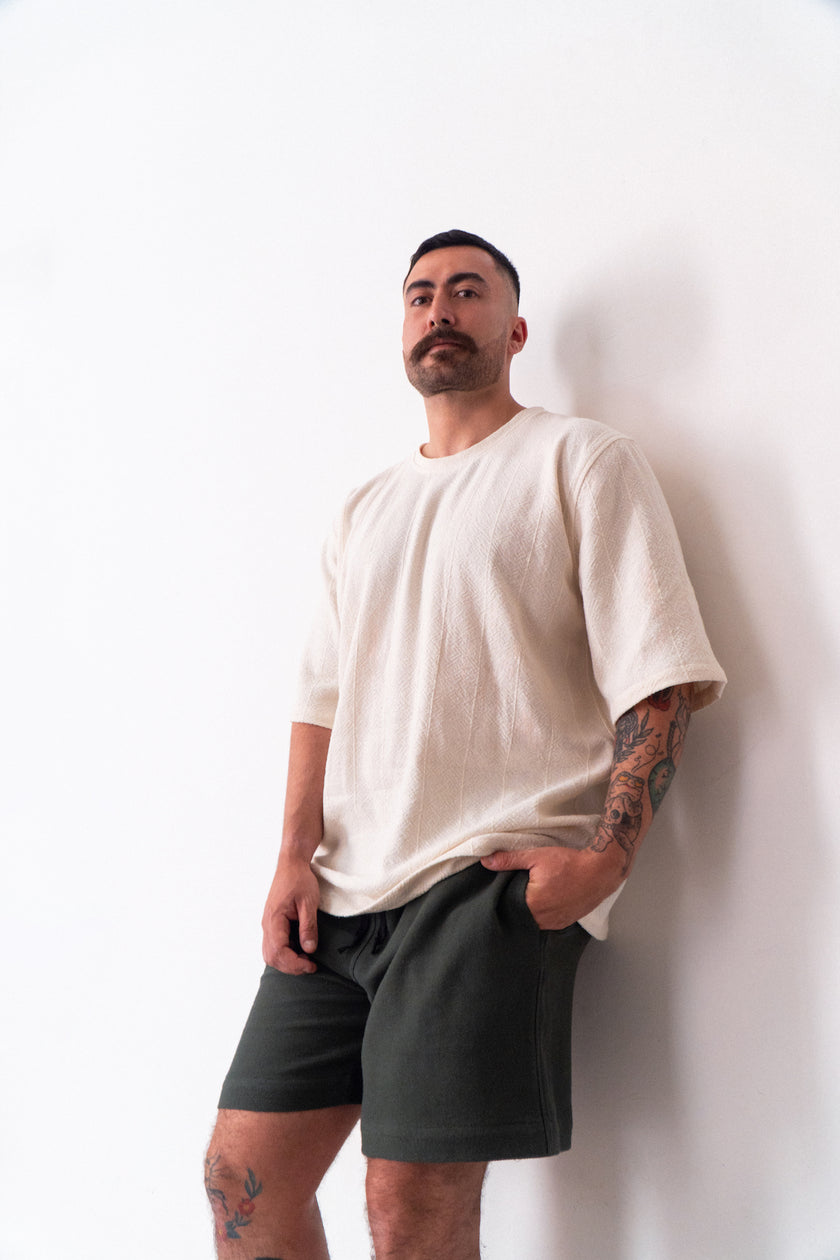 T-shirt with lined sleeves