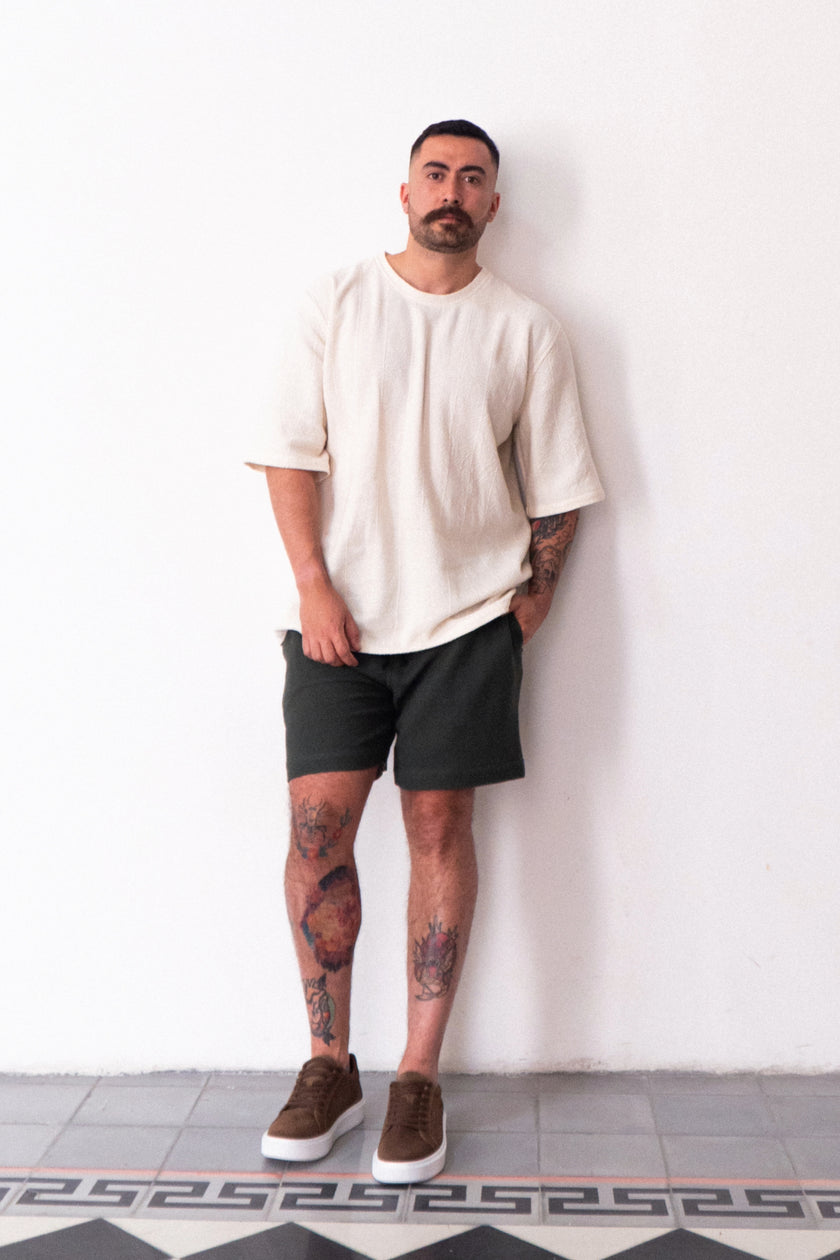 T-shirt with lined sleeves