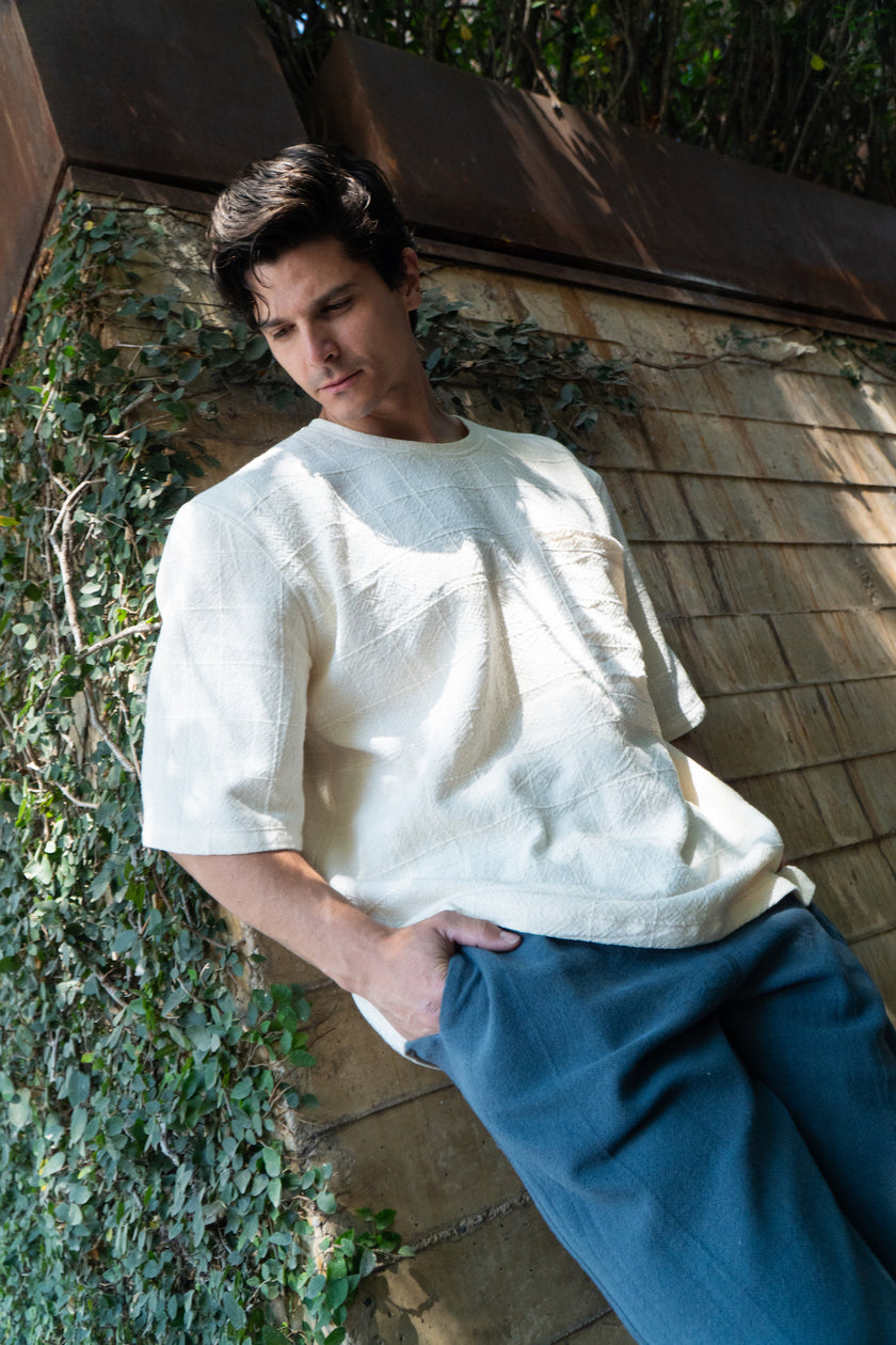 T-shirt with lined sleeves