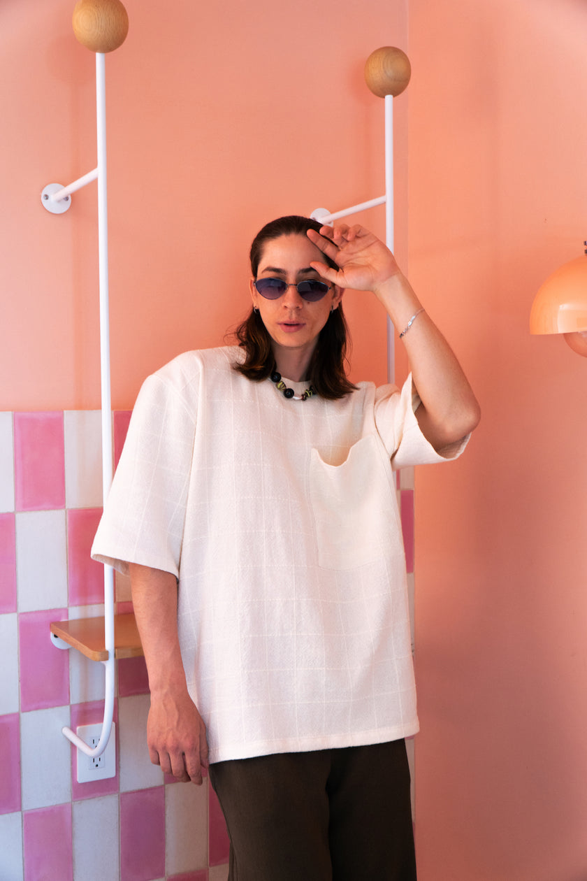 T-shirt with lined sleeves