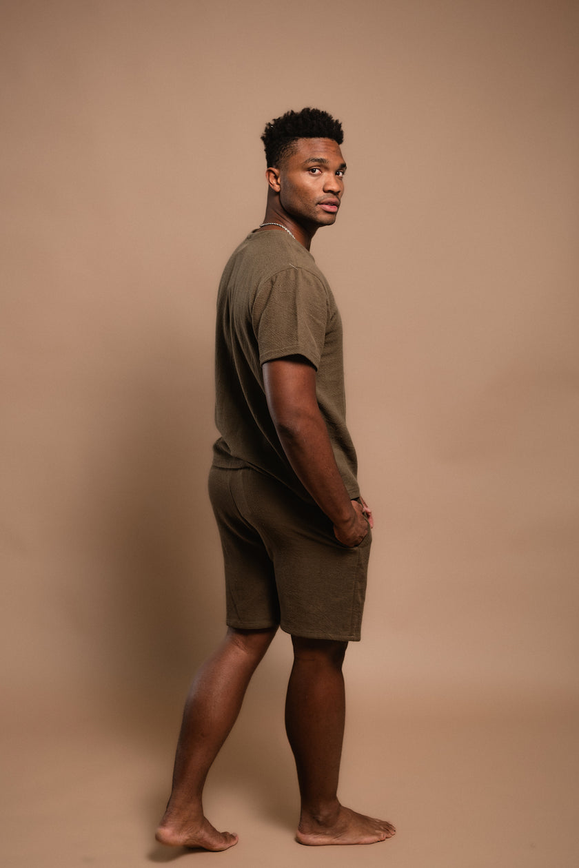 Short shorts with pockets