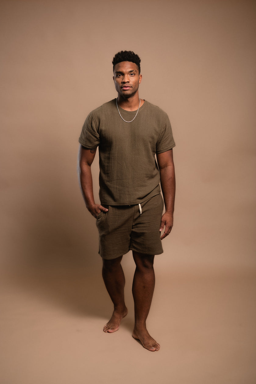 Short shorts with pockets